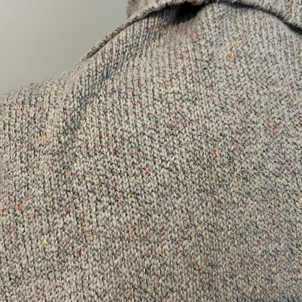 Cabi XS sweater cardigan style #900   B - Picture 10 of 10